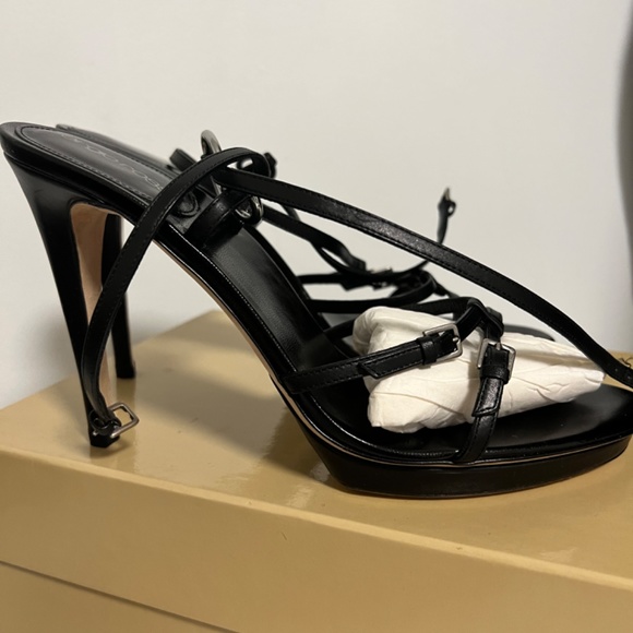 Sergio Rossi Ladies leather shoes NEVER WORN - Picture 1 of 9